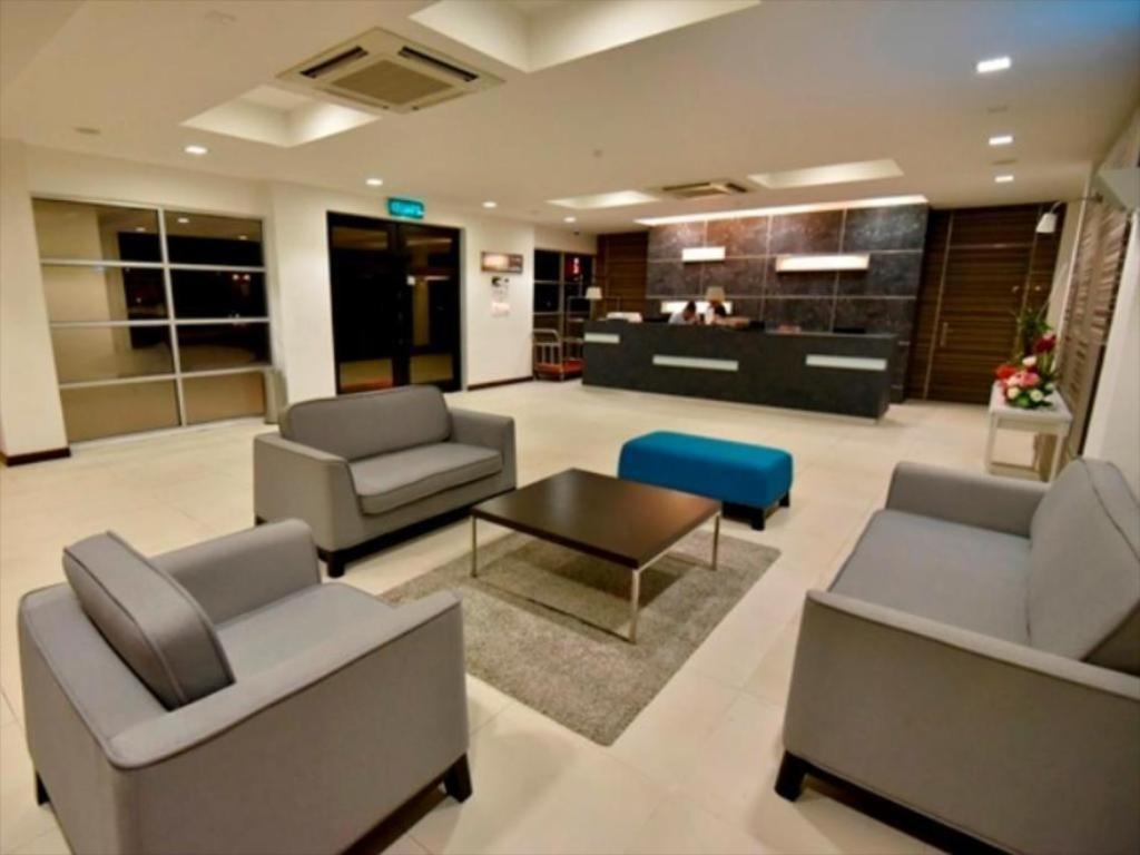 Lot 10 Boutique Hotel Kuching Exterior foto